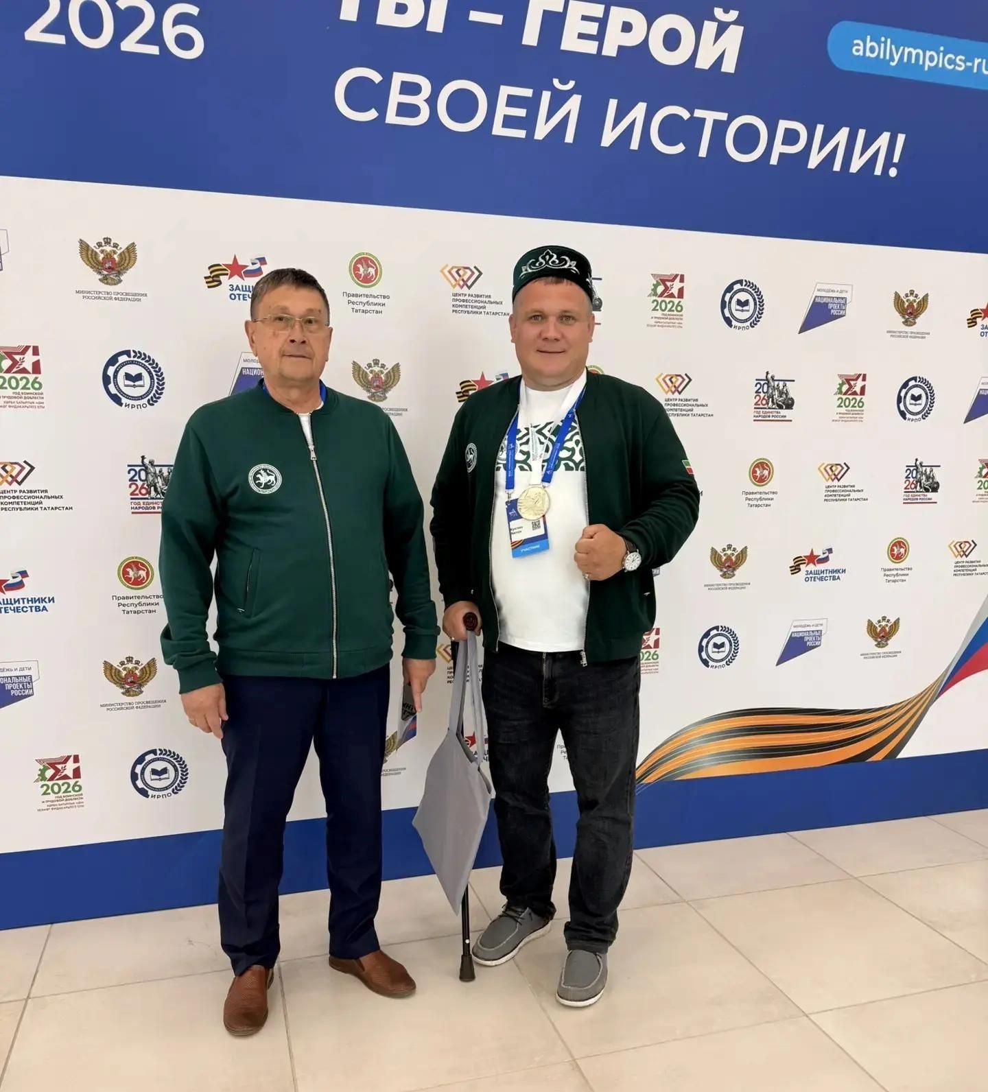 Ветеран СВО нашел призвание в деревянной мастерской и продолжает династию мастеров
