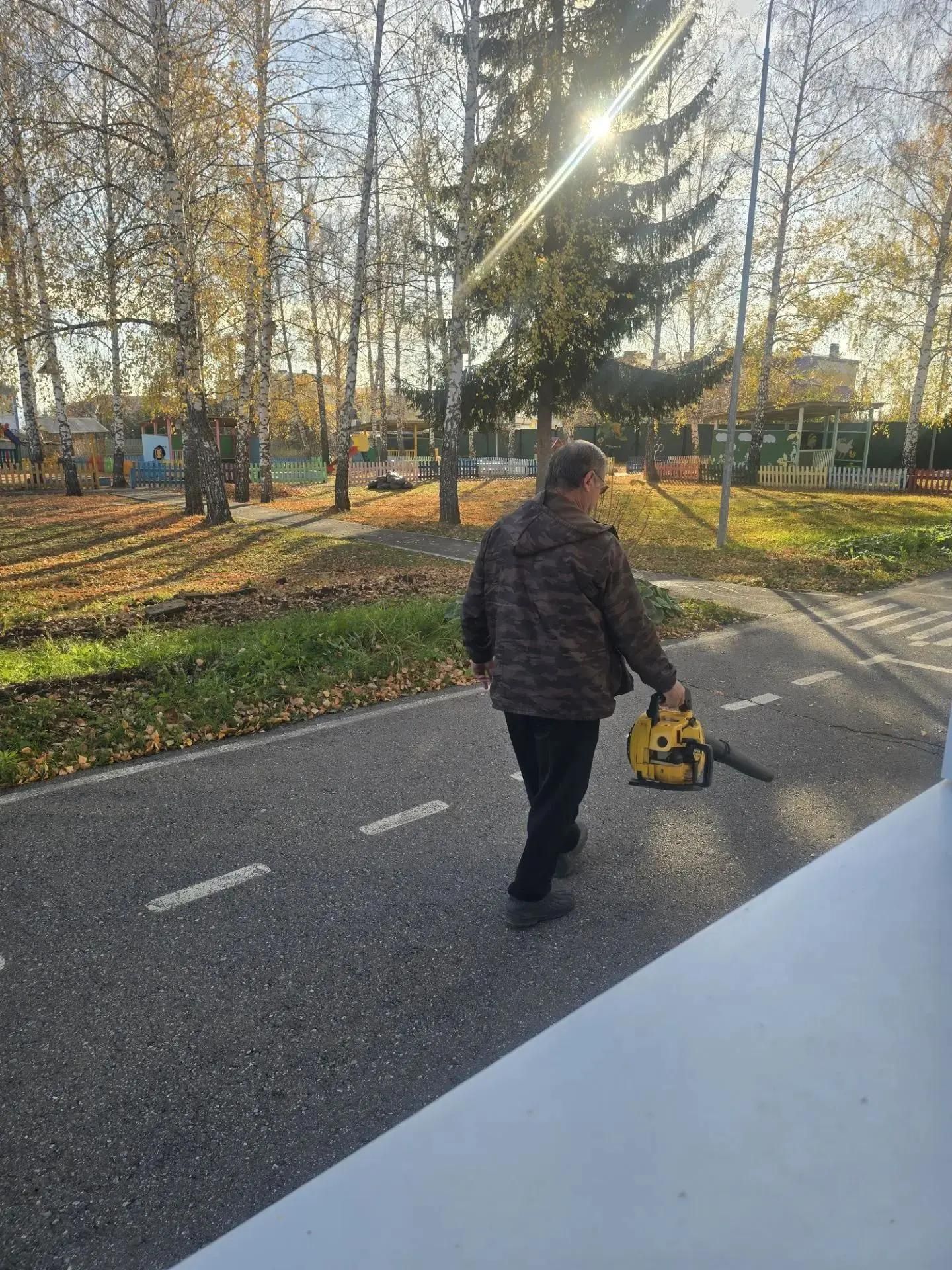 Жители Лаишева вышли на общегородской субботник