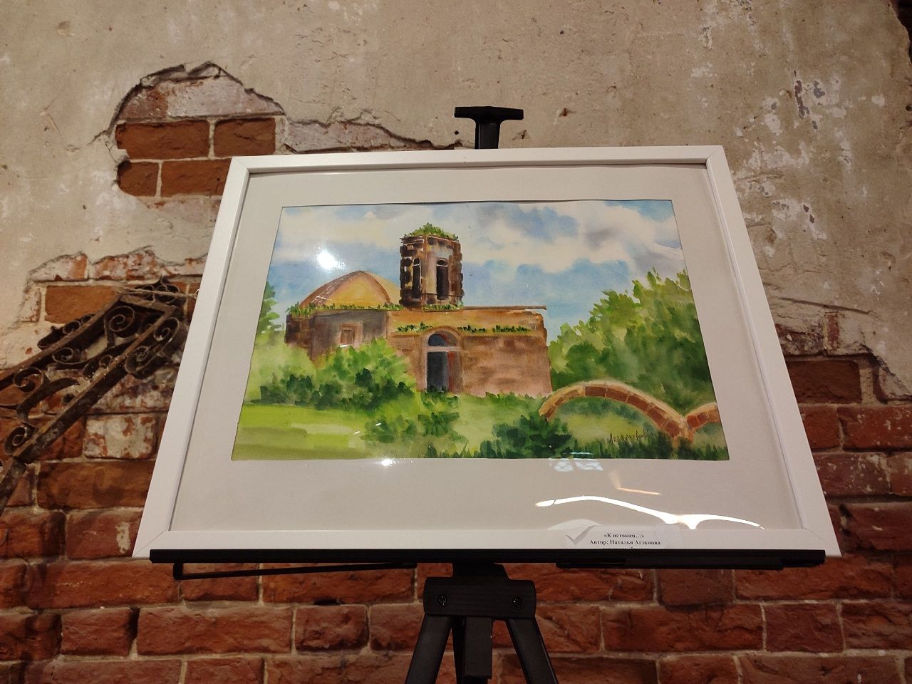 В Лаишевском районе развернулась выставка картин, посвященных историческим храмам