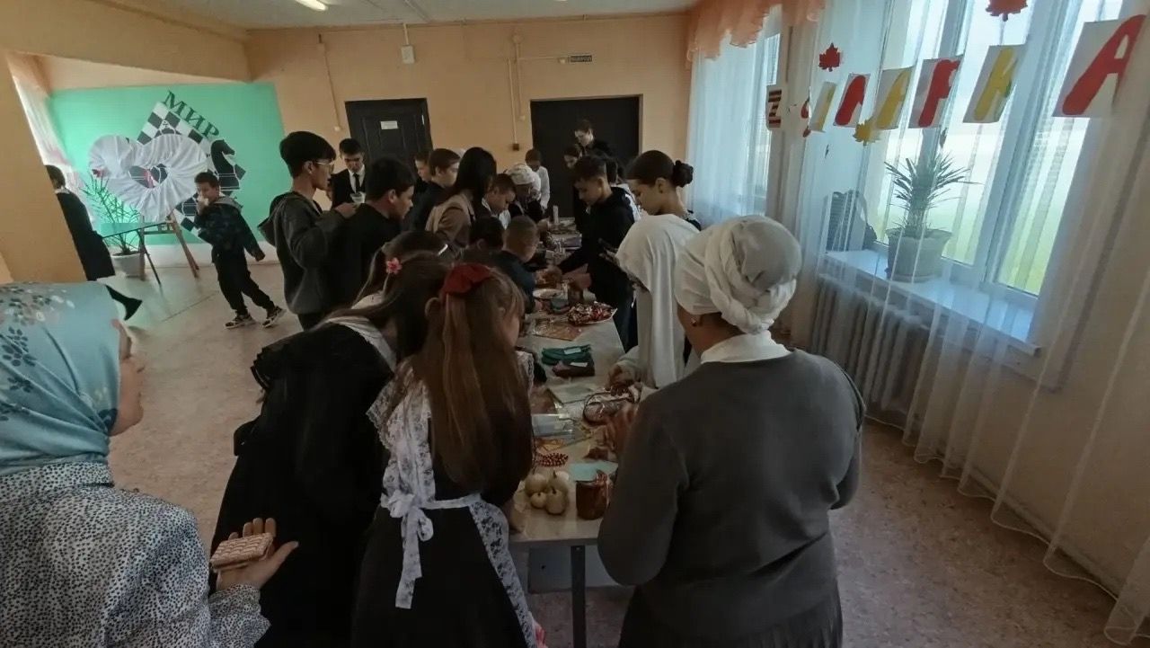 Волонтеры «Движения Первых» Лаишевского района организовали благотворительную ярмарку