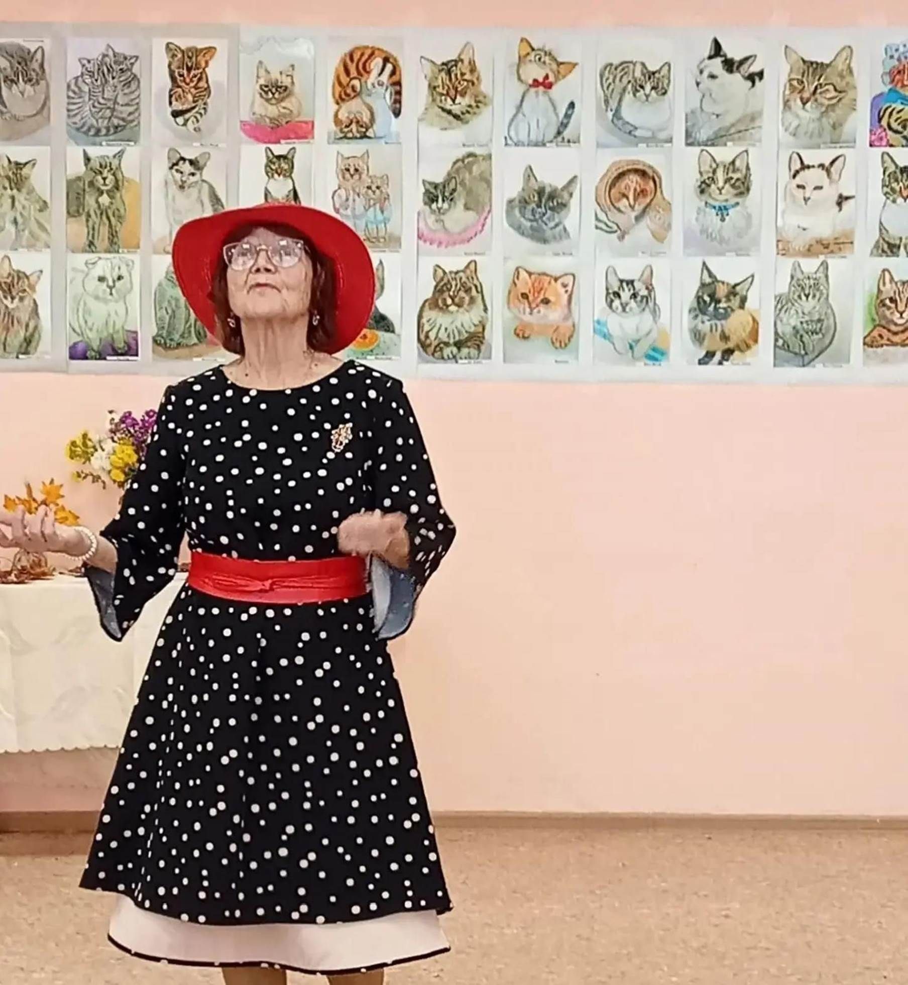 Лаешта Өлкәннәр ункөнлеген картиналар күргәзмәсе һәм эшләпә балы белән билгеләп үттеләр