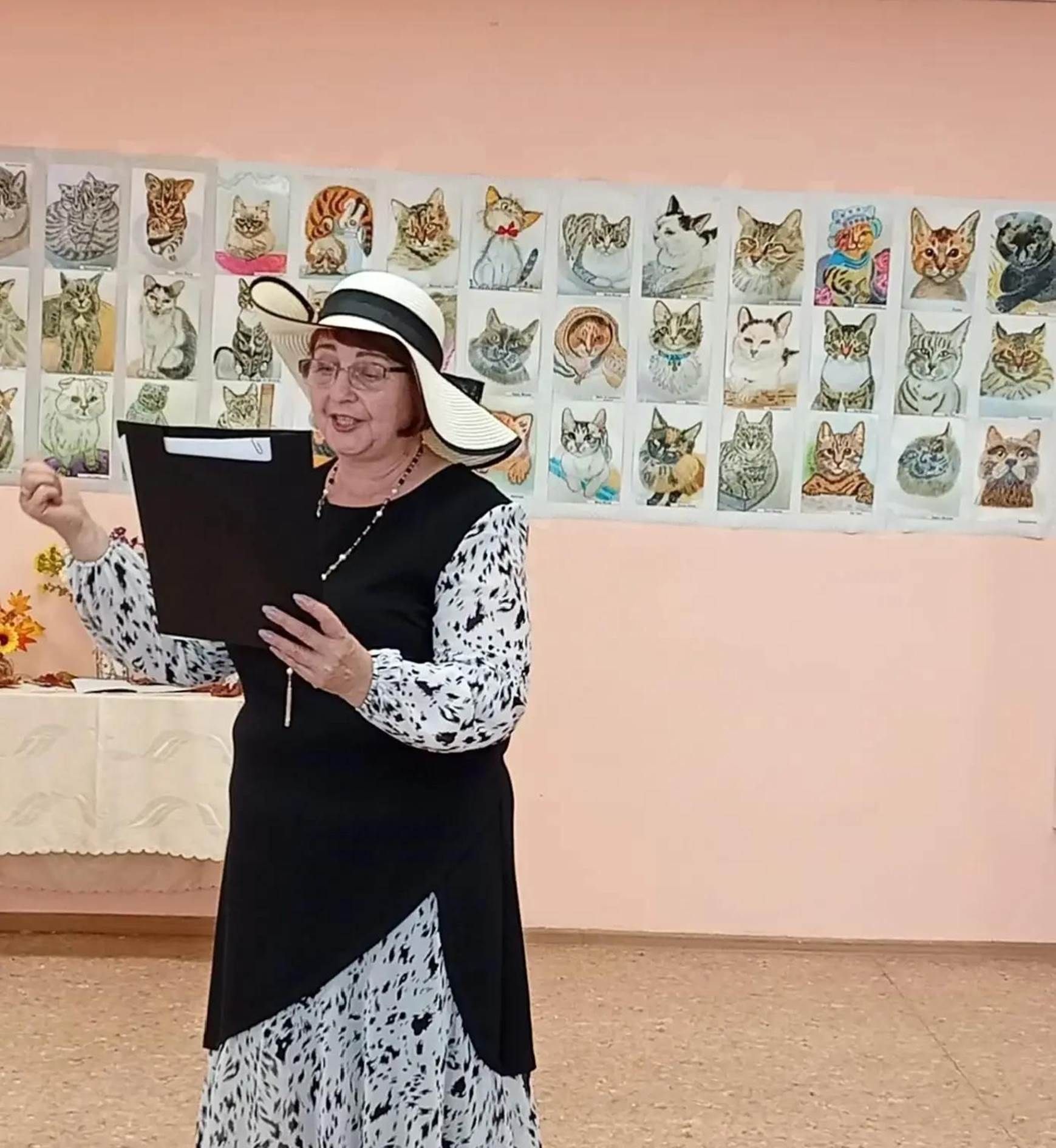 Лаешта Өлкәннәр ункөнлеген картиналар күргәзмәсе һәм эшләпә балы белән билгеләп үттеләр