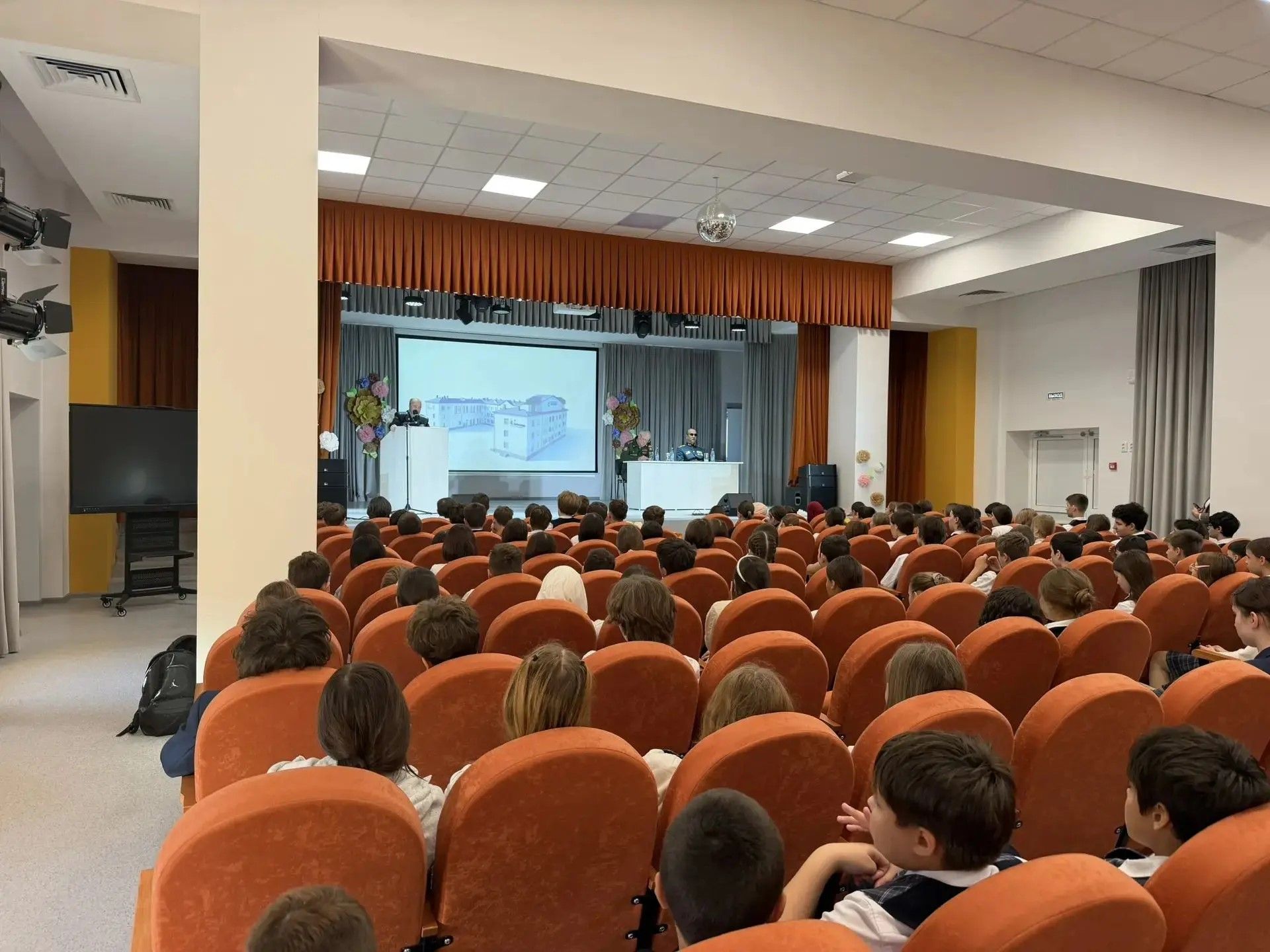Готовим защитников: в «Гармонии» прошёл открытый урок мужества