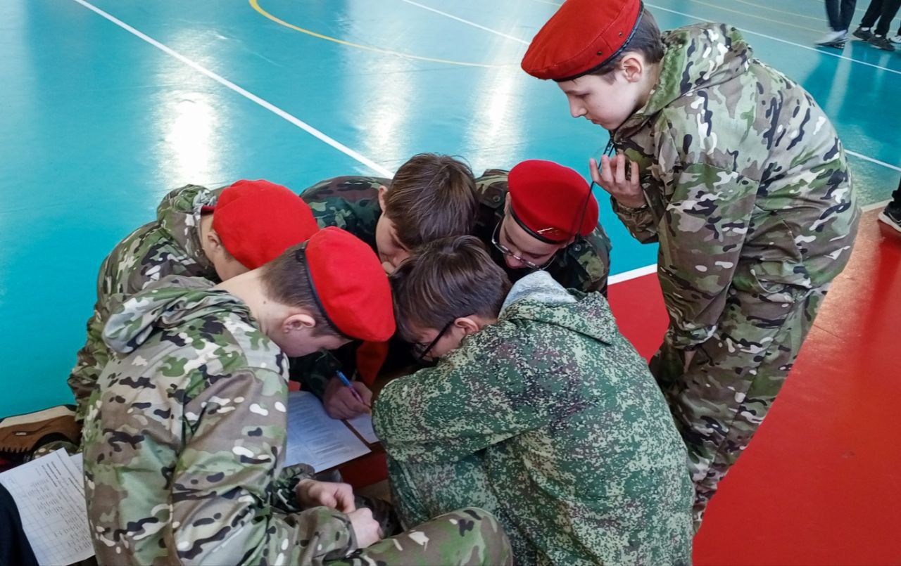 Оружие, гиря, плащ-палатка — в Усадах прошла военно-спортивная игра