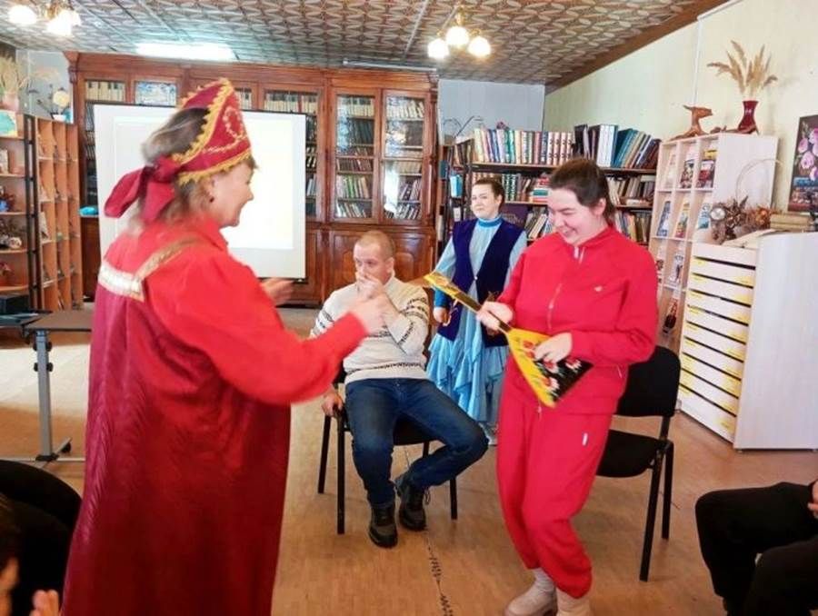 Лаеш китапханәсе Россия халыклары бердәмлегенең фольклор каруселен үткәрде