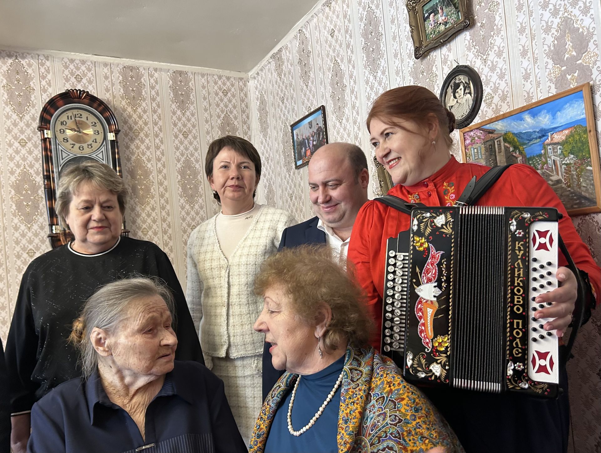 В Дятлово чествуют столетнюю труженицу тыла Марию Сафронову
