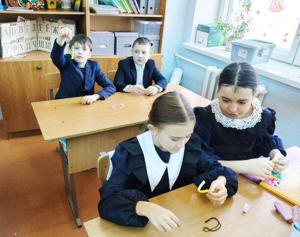 Брелки спасают жизни: в Державино ЮИД запустил акцию «Засветись!»