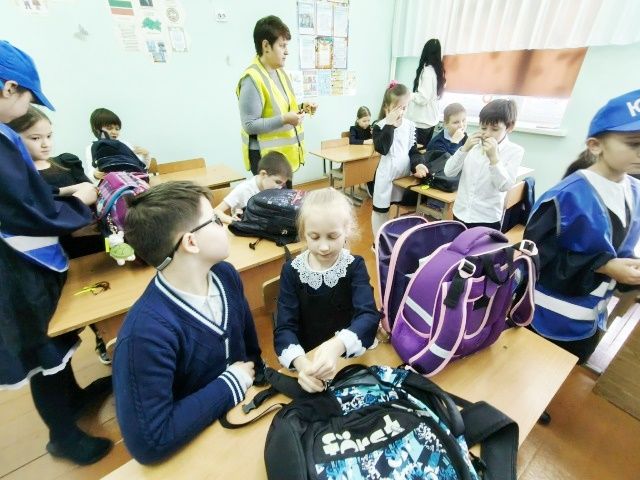 Брелки спасают жизни: в Державино ЮИД запустил акцию «Засветись!»