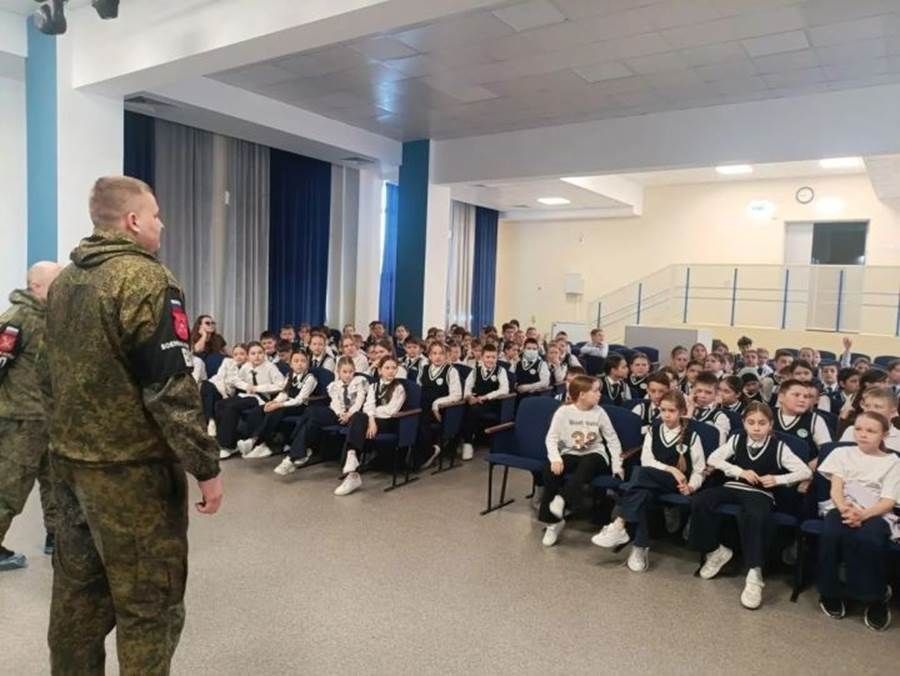 Лаеш районы укучылары хәрби полицейскийлар белән таныштылар