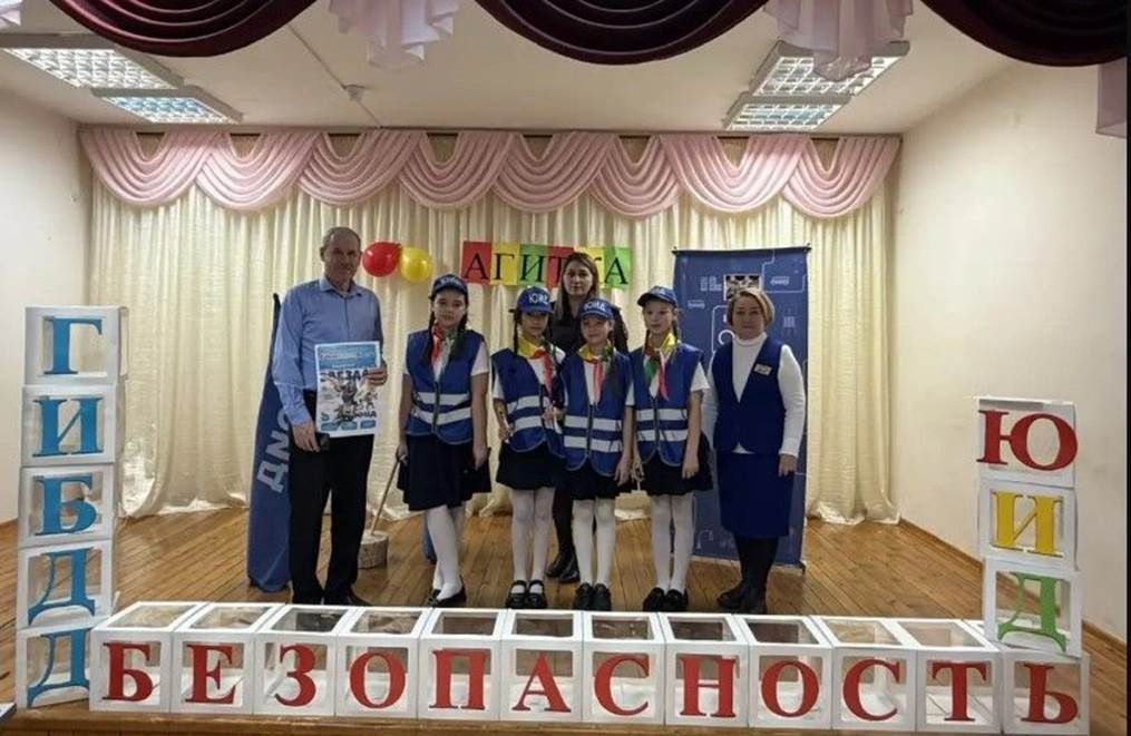 Пәрәү мәктәбендә ЮИД конкурсы: иң яхшы агитбригадалар аталды