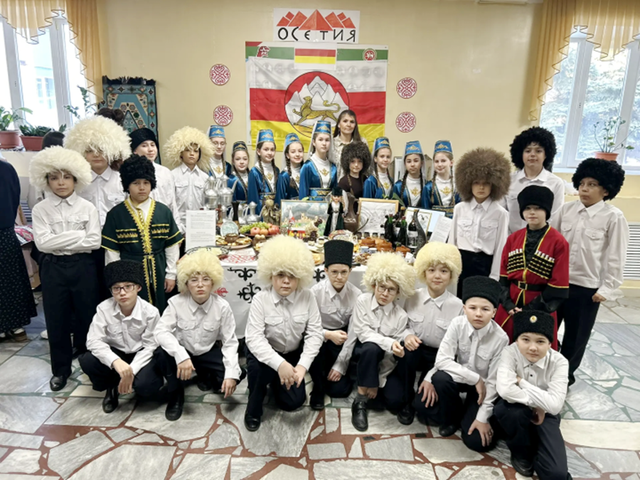 Столбище мәктәбендә халыклар бәйрәме узды