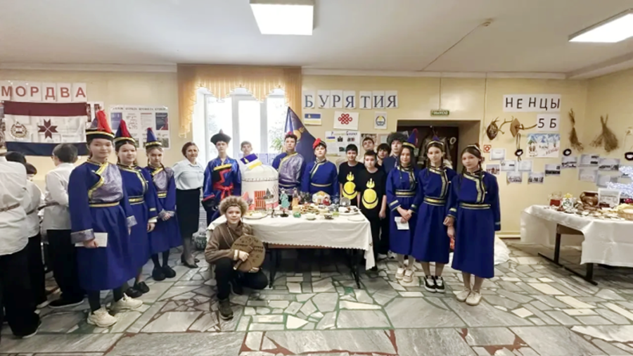 Столбище мәктәбендә халыклар бәйрәме узды