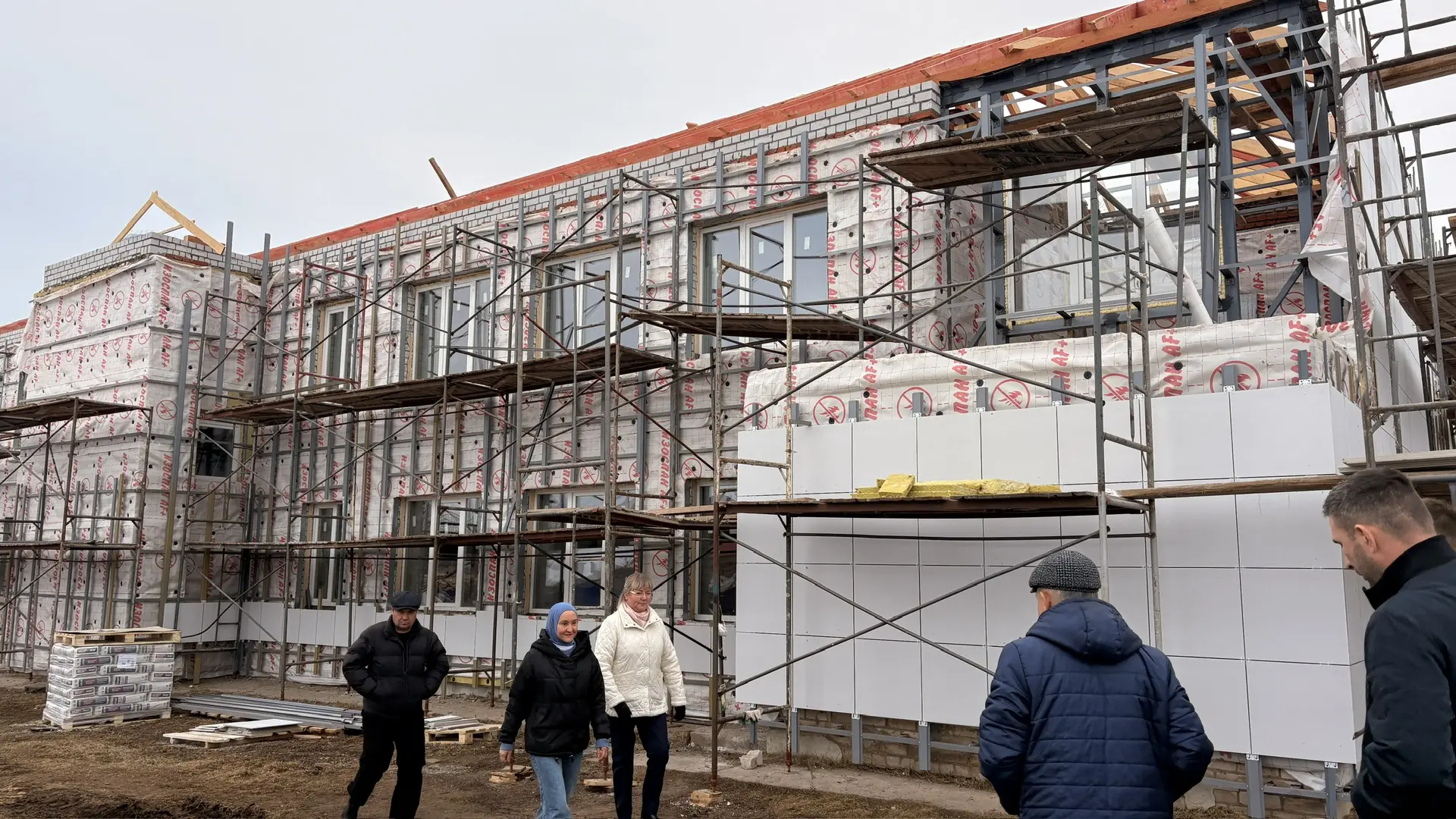 Капитально ремонтируют социальный объект в Именьково