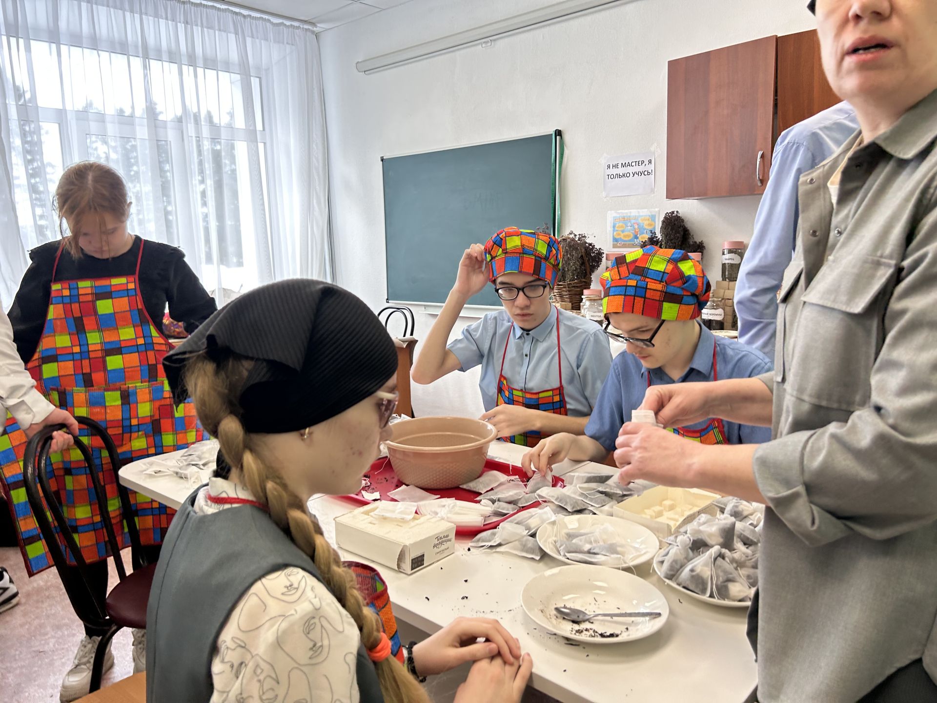 Школа-интернат слабовидящих детей: патриотизм и трудолюбие в действии
