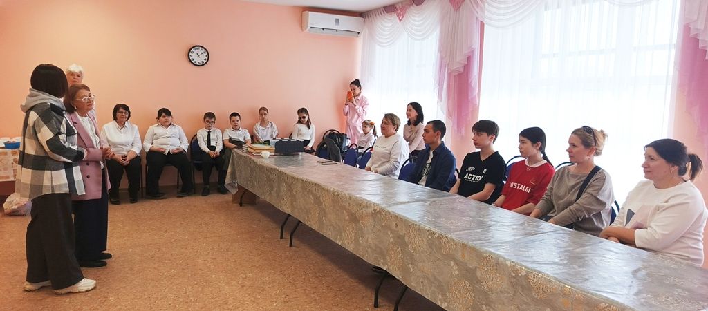 Инженеры-лицеисты и фольклорный ансамбль объединили Пасху и День космонавтики в Лаишево