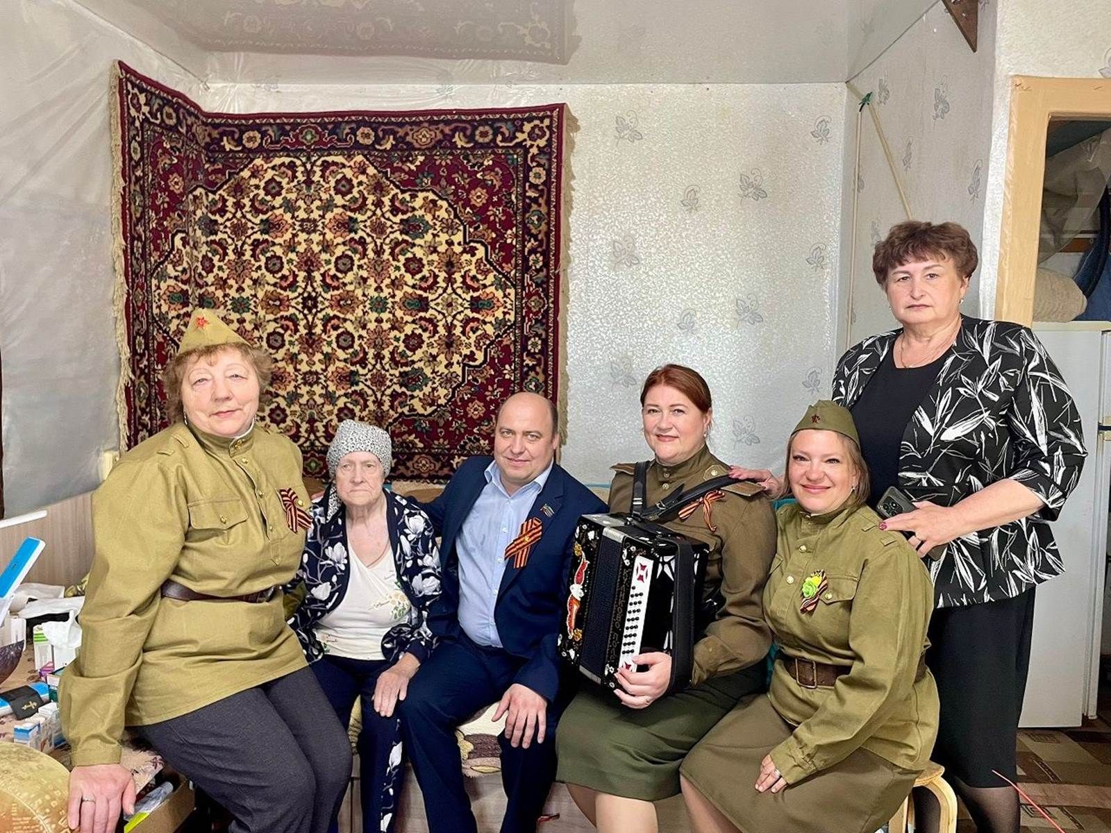 Лаеш районында бер ветеран һәм тыл хезмәткәре дә игътибардан читтә калмады.
