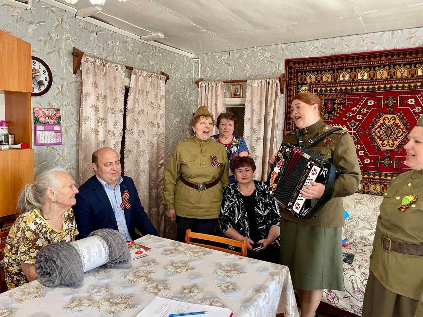 Лаеш районында бер ветеран һәм тыл хезмәткәре дә игътибардан читтә калмады.
