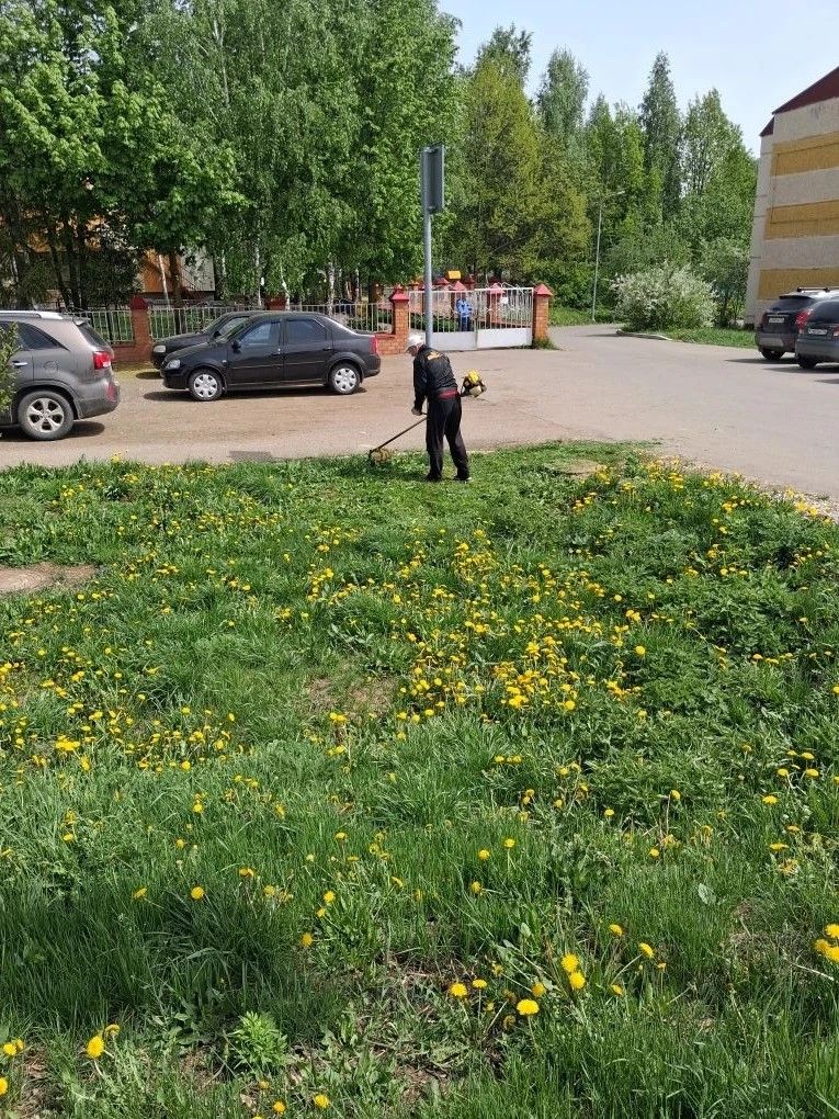 Субботники в детских садах Лаишева