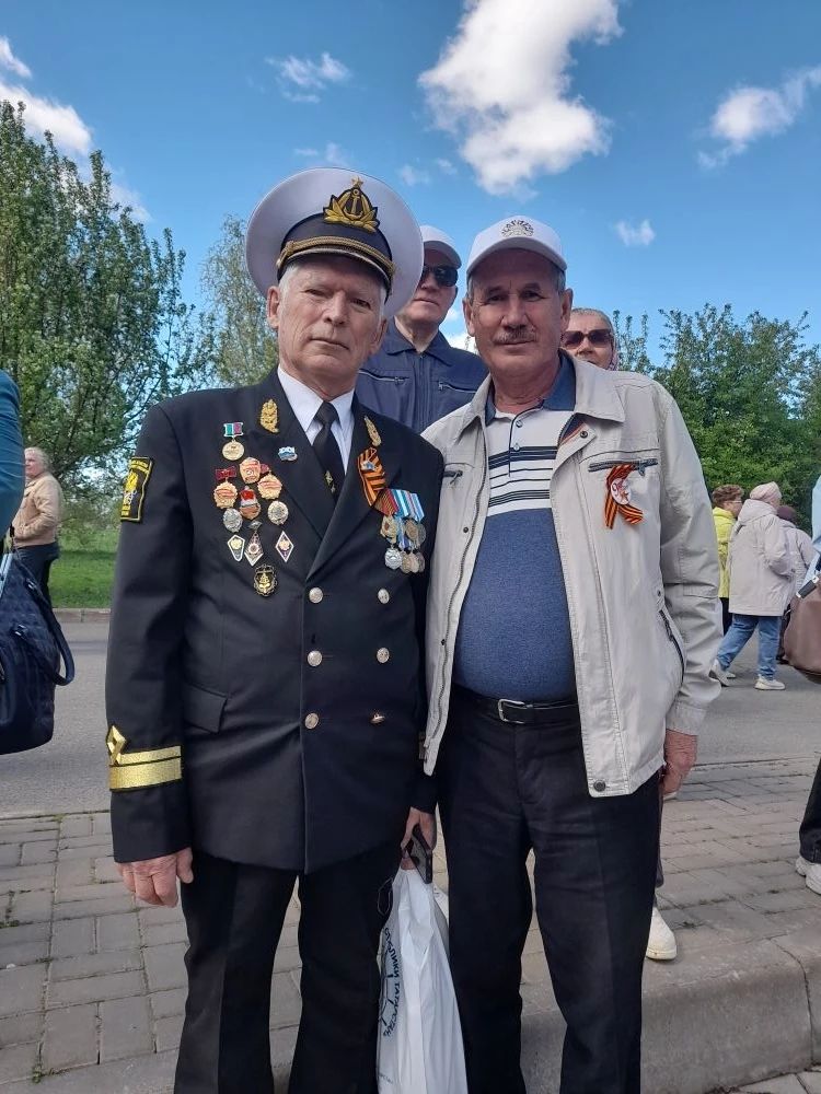 Вакыт сакчысы һәм күңелләр остасы: Рөстәм Хәсәновның тормыш юлы