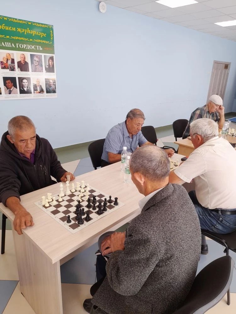Вакыт сакчысы һәм күңелләр остасы: Рөстәм Хәсәновның тормыш юлы