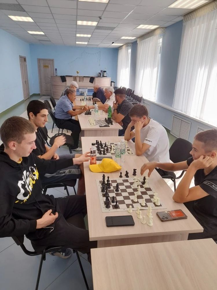 Вакыт сакчысы һәм күңелләр остасы: Рөстәм Хәсәновның тормыш юлы