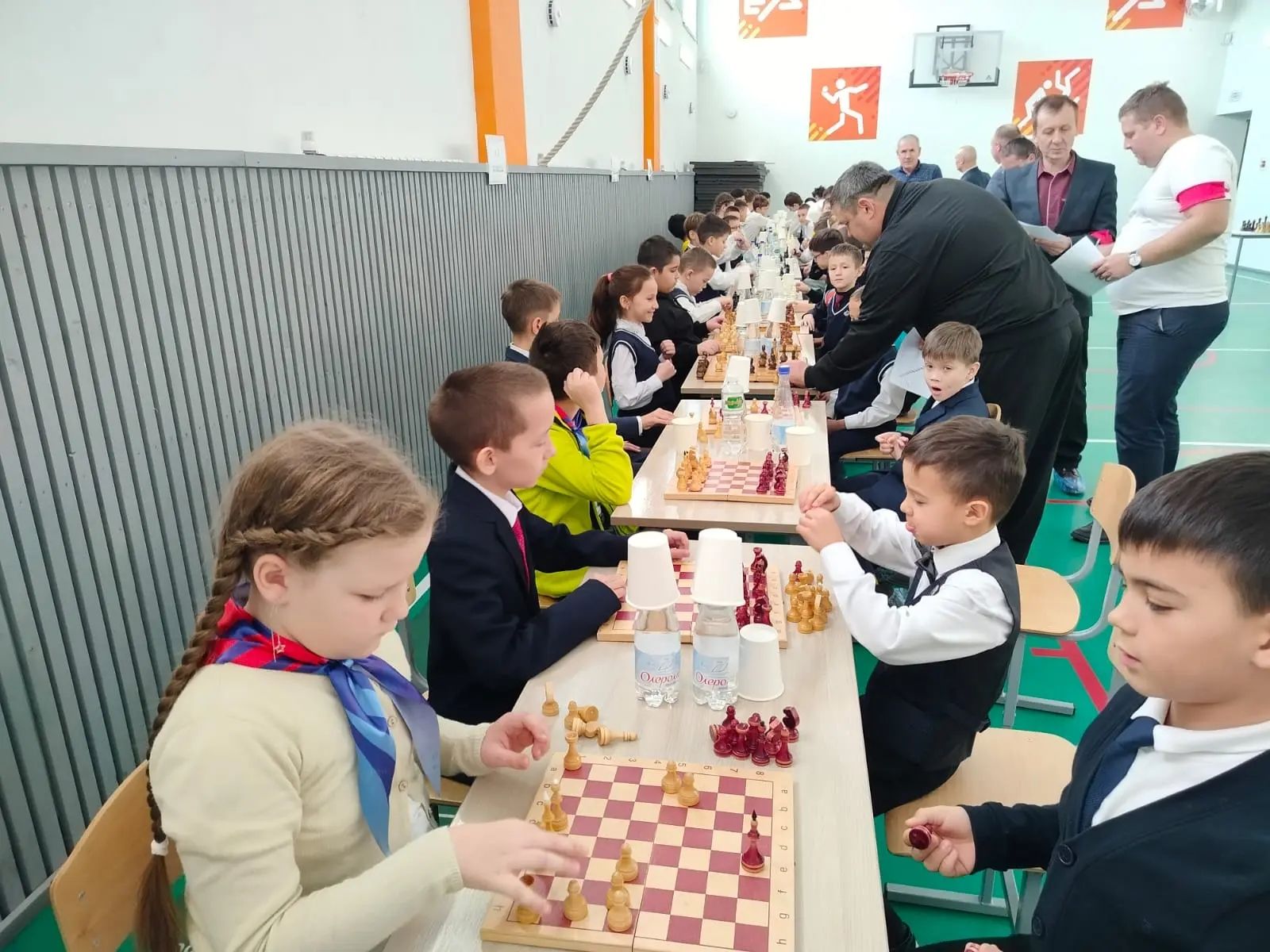 Вакыт сакчысы һәм күңелләр остасы: Рөстәм Хәсәновның тормыш юлы