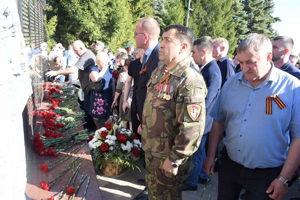 Минутой тишины почтили память героев-земляков
