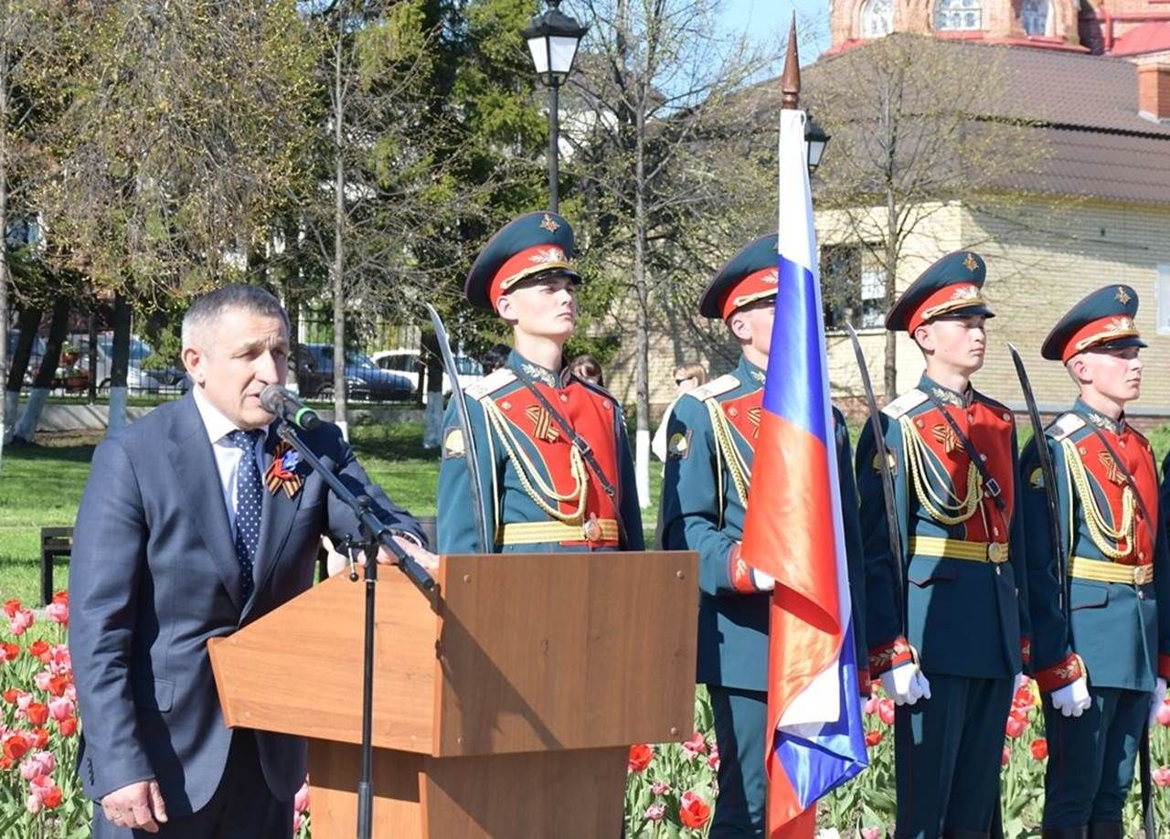 Лаешта тантаналы рәвештә МХО геройларына һәйкәл ачылды