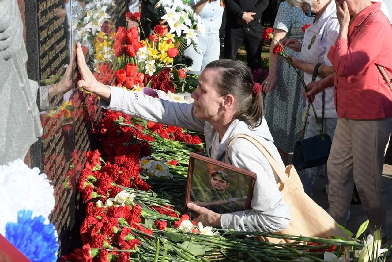 Лаешта тантаналы рәвештә МХО геройларына һәйкәл ачылды