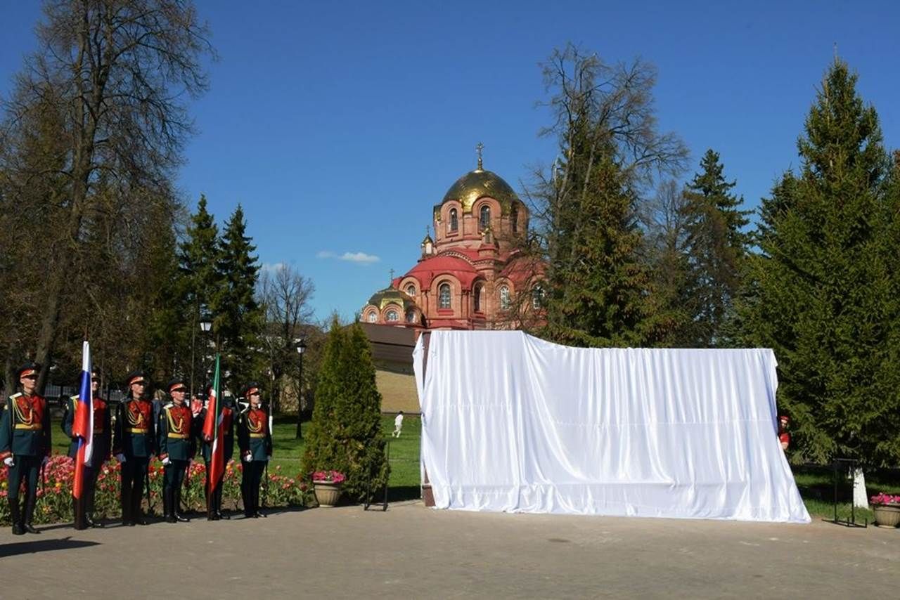 Лаешта тантаналы рәвештә МХО геройларына һәйкәл ачылды