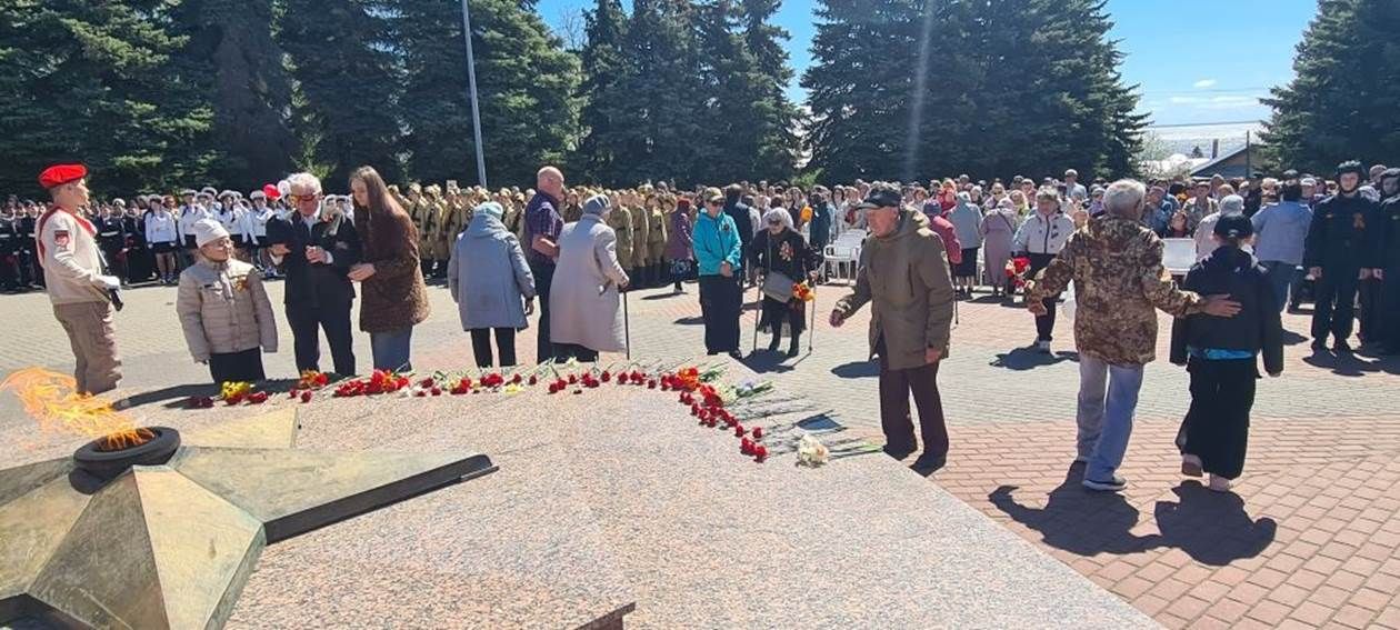 Лаешлылар Бөек Ватан сугышында һәлак булганнарны хөрмәтләп искә алдылар.
