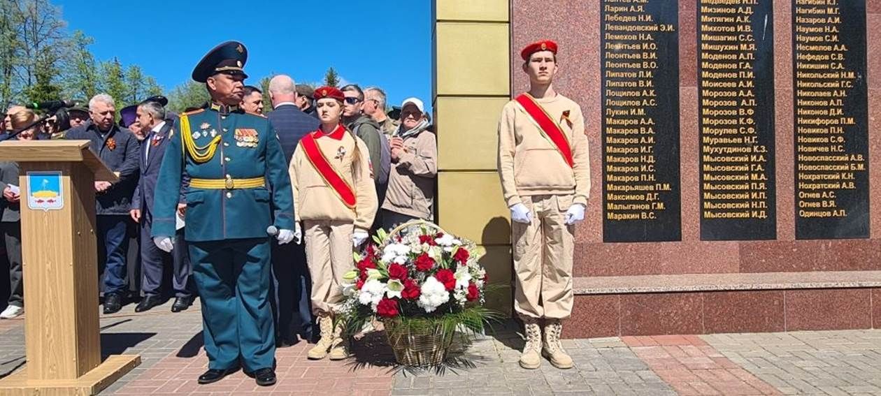 Лаешлылар Бөек Ватан сугышында һәлак булганнарны хөрмәтләп искә алдылар.
