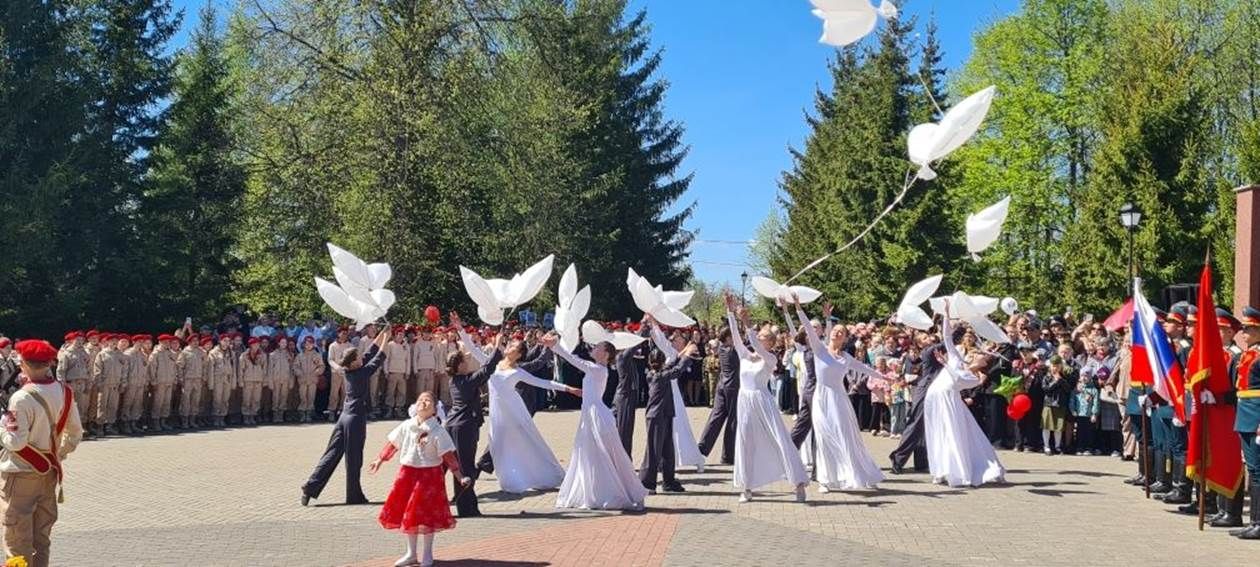 Лаешлылар Бөек Ватан сугышында һәлак булганнарны хөрмәтләп искә алдылар.