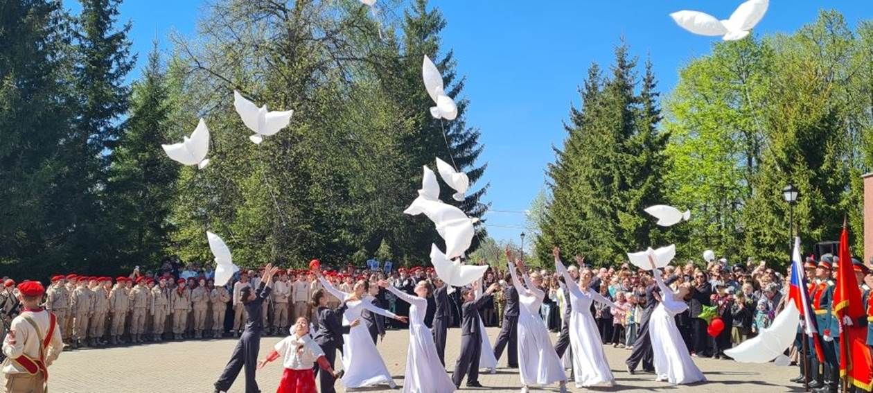 Лаешлылар Бөек Ватан сугышында һәлак булганнарны хөрмәтләп искә алдылар.