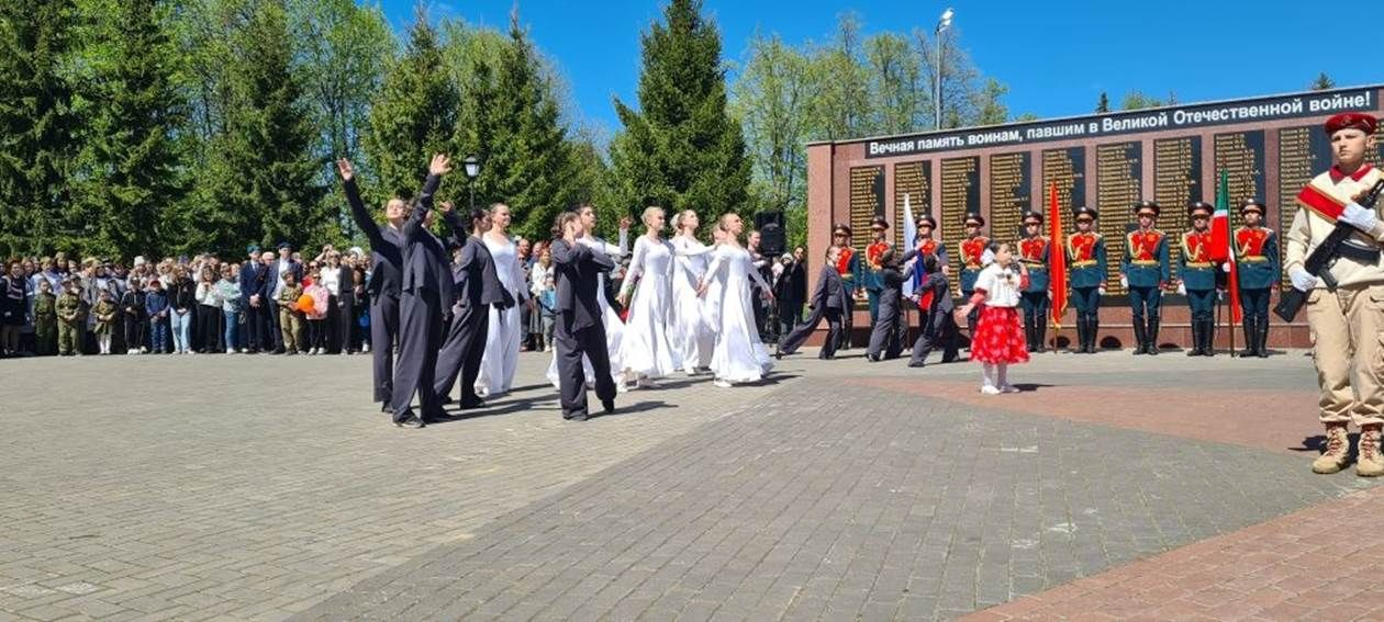 Лаешлылар Бөек Ватан сугышында һәлак булганнарны хөрмәтләп искә алдылар.