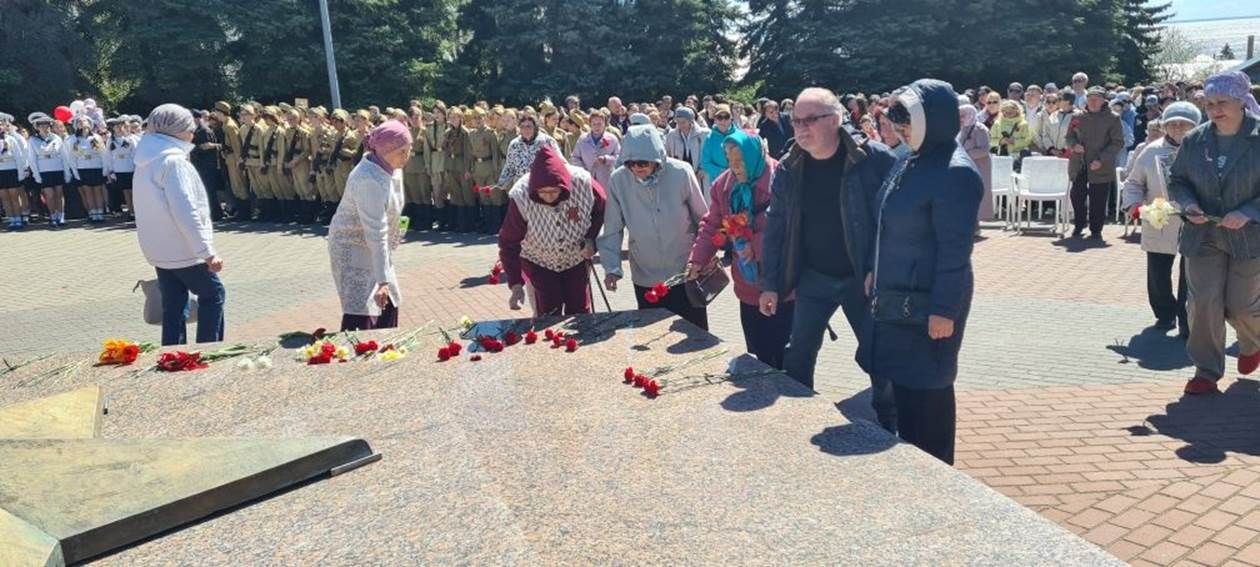 Лаешлылар Бөек Ватан сугышында һәлак булганнарны хөрмәтләп искә алдылар.