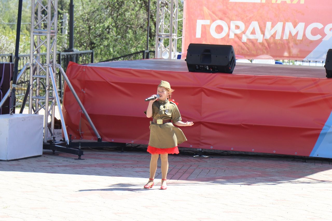 На лаишевской Соборной площади прошел праздничный концерт ко Дню Победы