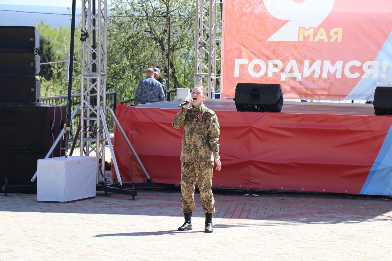 На лаишевской Соборной площади прошел праздничный концерт ко Дню Победы