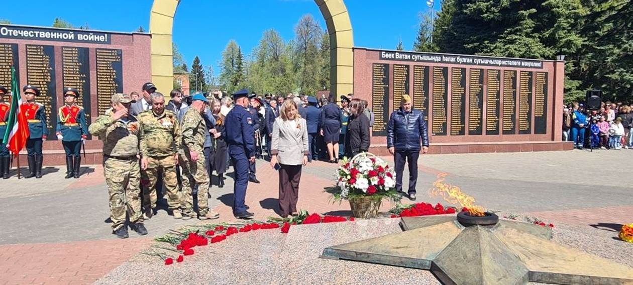 Лаешлылар Бөек Ватан сугышында һәлак булганнарны хөрмәтләп искә алдылар.