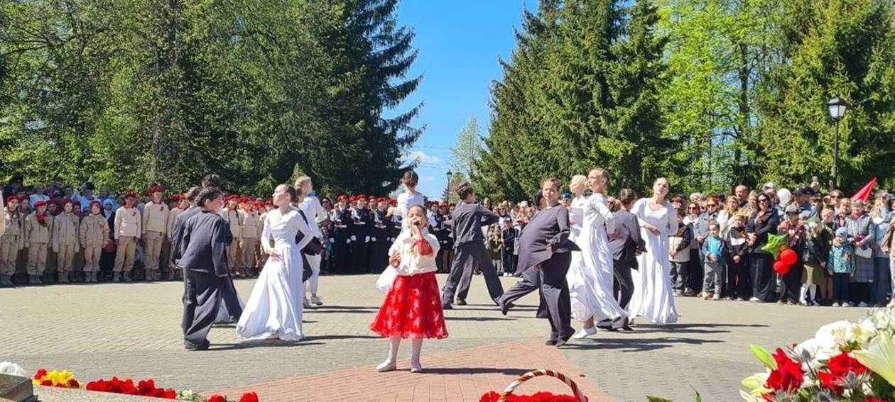 Лаешлылар Бөек Ватан сугышында һәлак булганнарны хөрмәтләп искә алдылар.