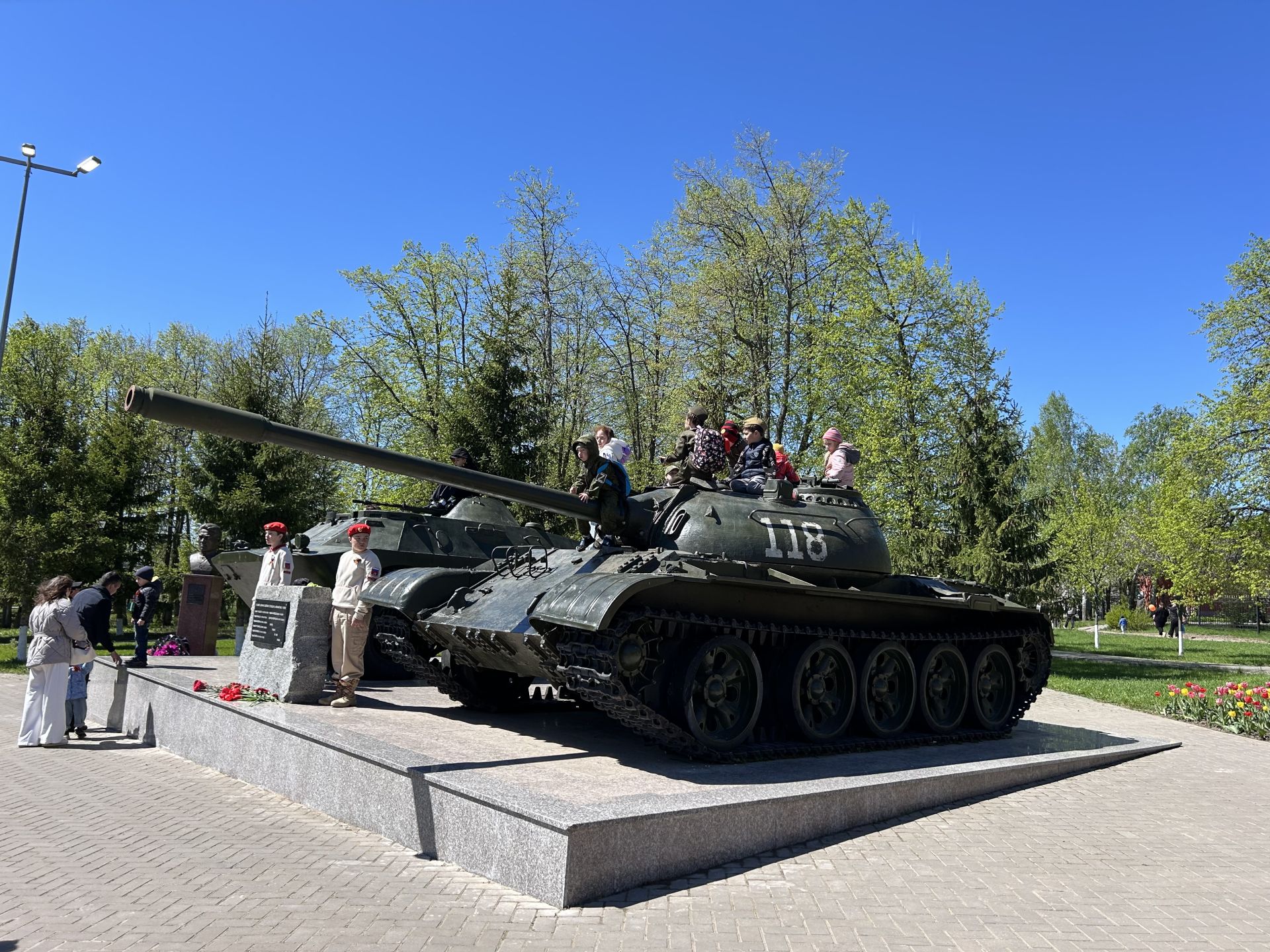 Фоторепортаж: 9 Мая — День Победы в Лаишево