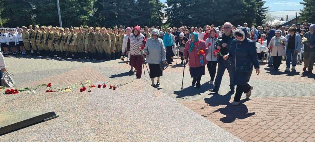 Лаешлылар Бөек Ватан сугышында һәлак булганнарны хөрмәтләп искә алдылар.