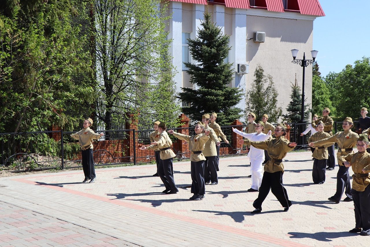 На лаишевской Соборной площади прошел праздничный концерт ко Дню Победы