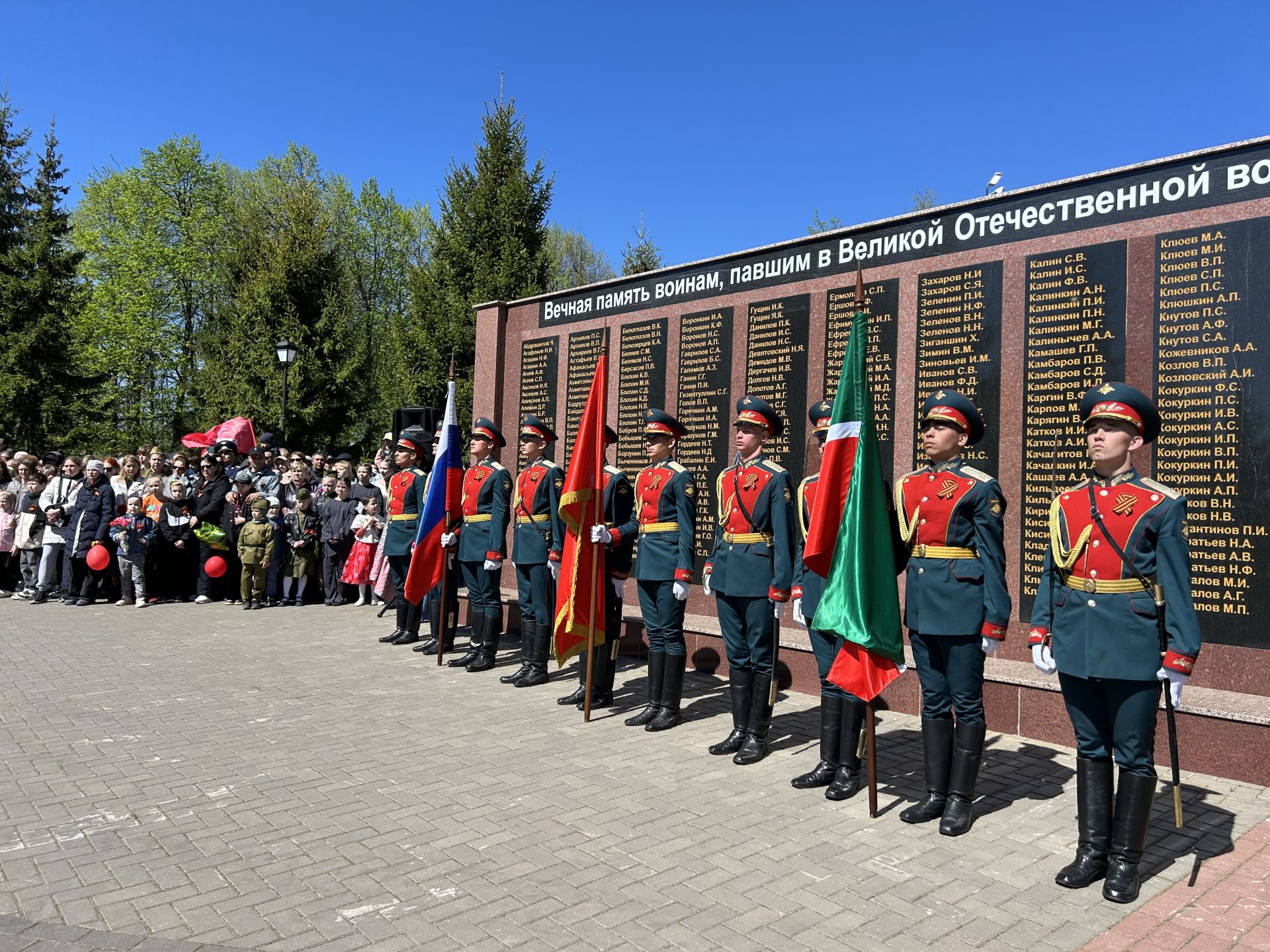 Фоторепортаж: 9 Мая — День Победы в Лаишево