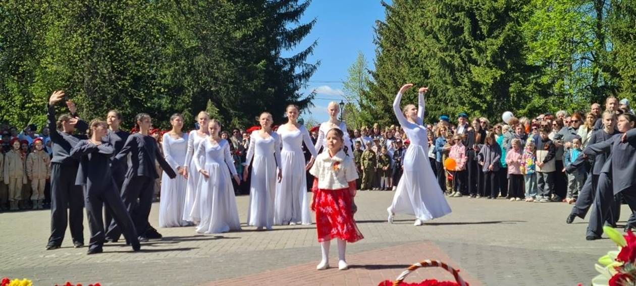 Лаешлылар Бөек Ватан сугышында һәлак булганнарны хөрмәтләп искә алдылар.