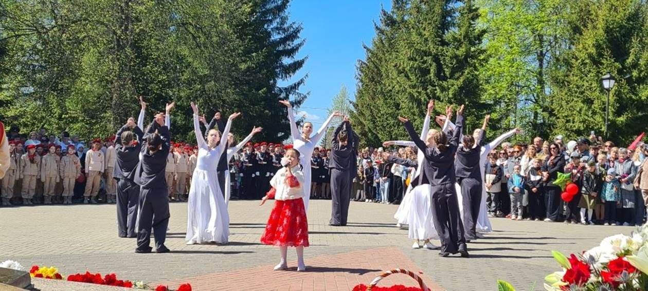 Лаешлылар Бөек Ватан сугышында һәлак булганнарны хөрмәтләп искә алдылар.
