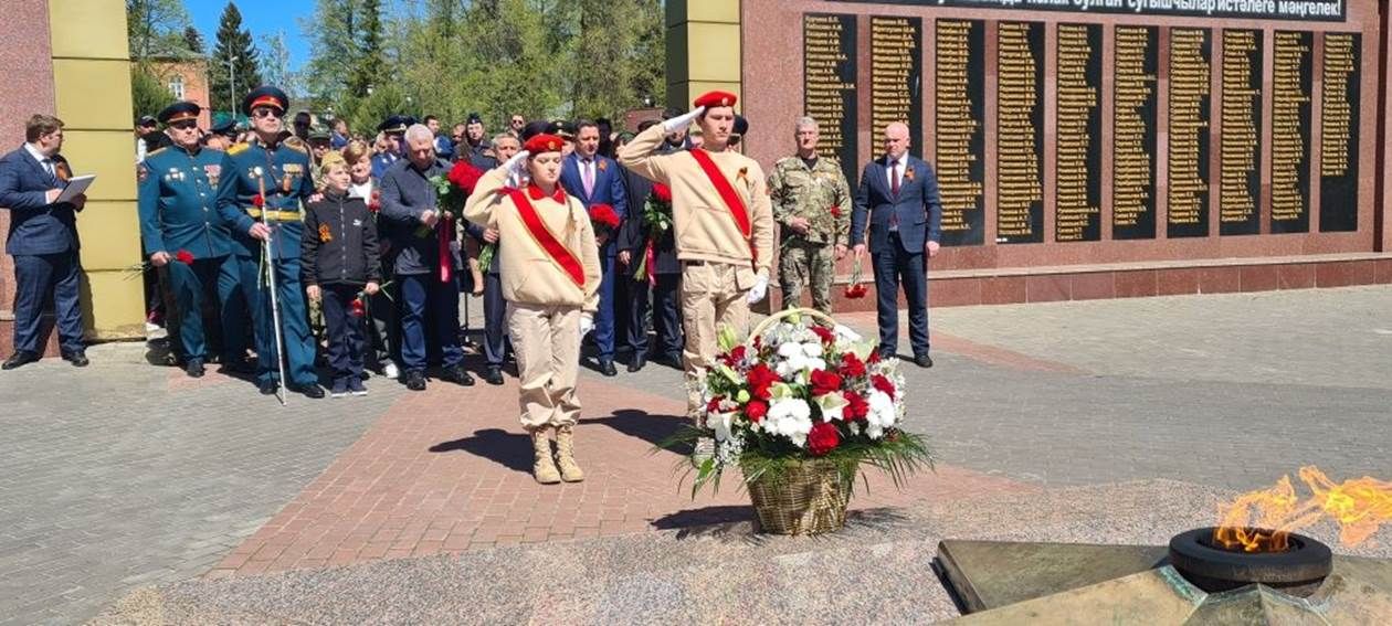 Лаешлылар Бөек Ватан сугышында һәлак булганнарны хөрмәтләп искә алдылар.