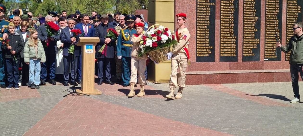 Лаешлылар Бөек Ватан сугышында һәлак булганнарны хөрмәтләп искә алдылар.