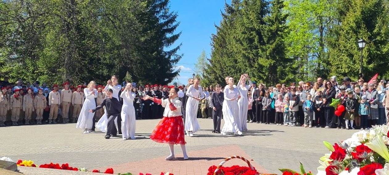 Лаешлылар Бөек Ватан сугышында һәлак булганнарны хөрмәтләп искә алдылар.