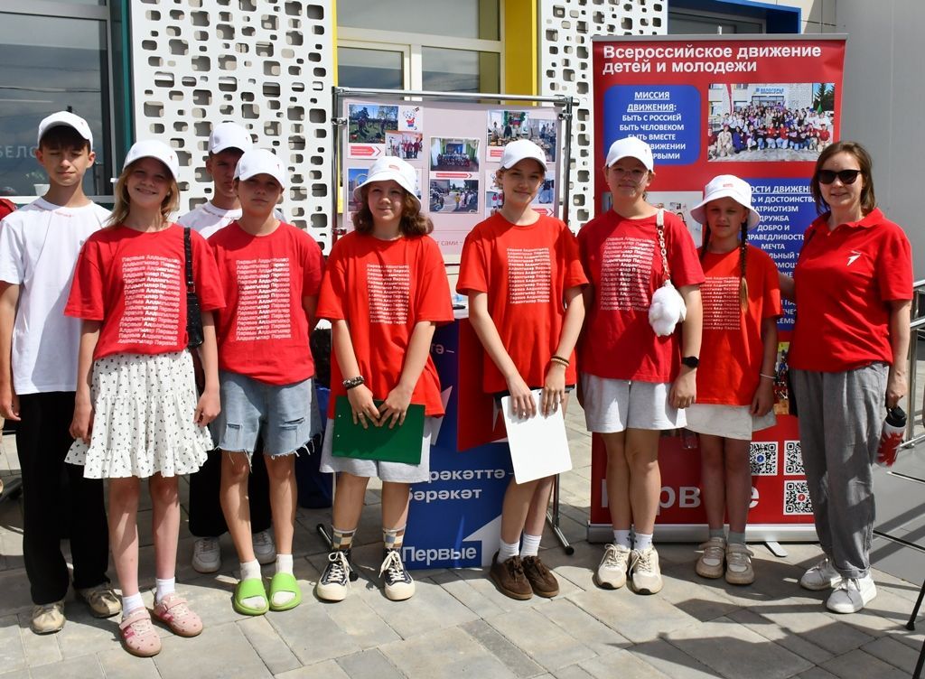 Лаешта «Белогорье» Яшьләр үзәге базасында«2026 елның 17 июнендә «Добрый Лаишевский» күпфункцияле  волонтерлык һәм гражданлык башлангычларының системалы ярдәм итү үзәге ачылды.